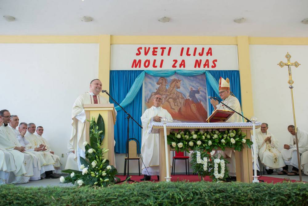 Stolački župnik don Rajko Marković proslavio 40 godina svećeništva (1978.-2018.)