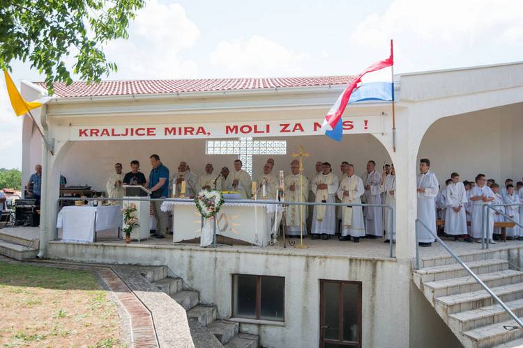 Stočani na Hodočašću Kraljici Mira u Hrasnu 2018.