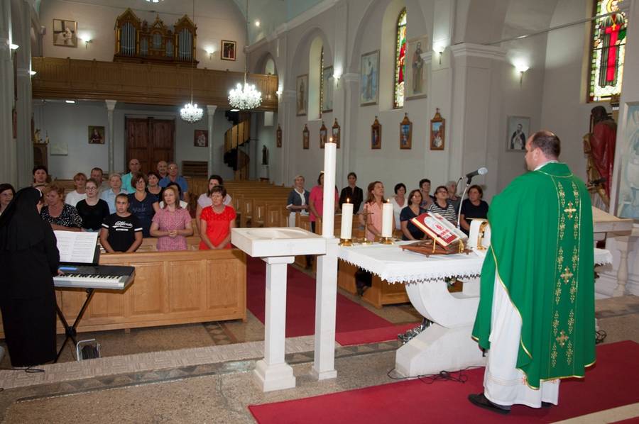 Župu Stolac posjetili župnik i pjevači župe Vinjani kod Imotskoga 2018. Župu Stolac posjetili župnik i pjevači župe Vinjani kod Imotskoga 2018.