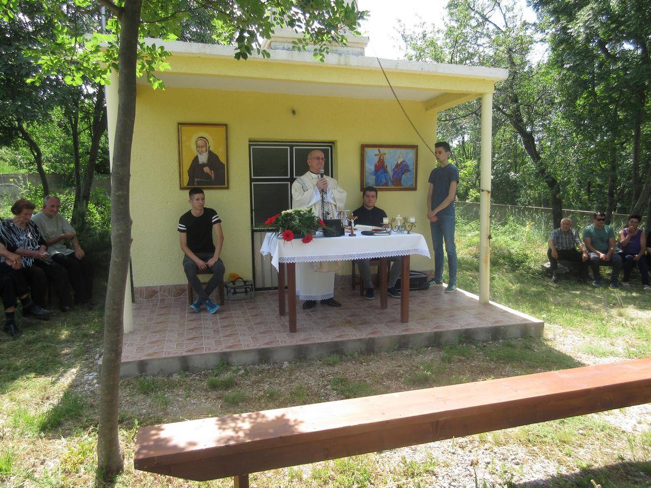 Barane proslavile svoju godišnju sv. Misu u groblju na Presveto Trojstvo 2019.
