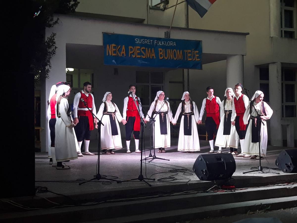 HKUD „STOLAC“ nastupilo na „Večeri folklora“ na Buni 2019.
