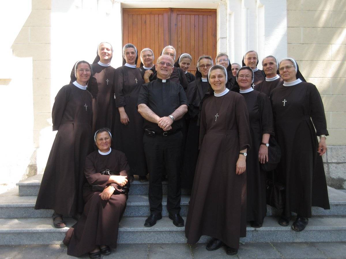Časne sestre Franjevke-Dančanke posjetile župu Stolac 2019.