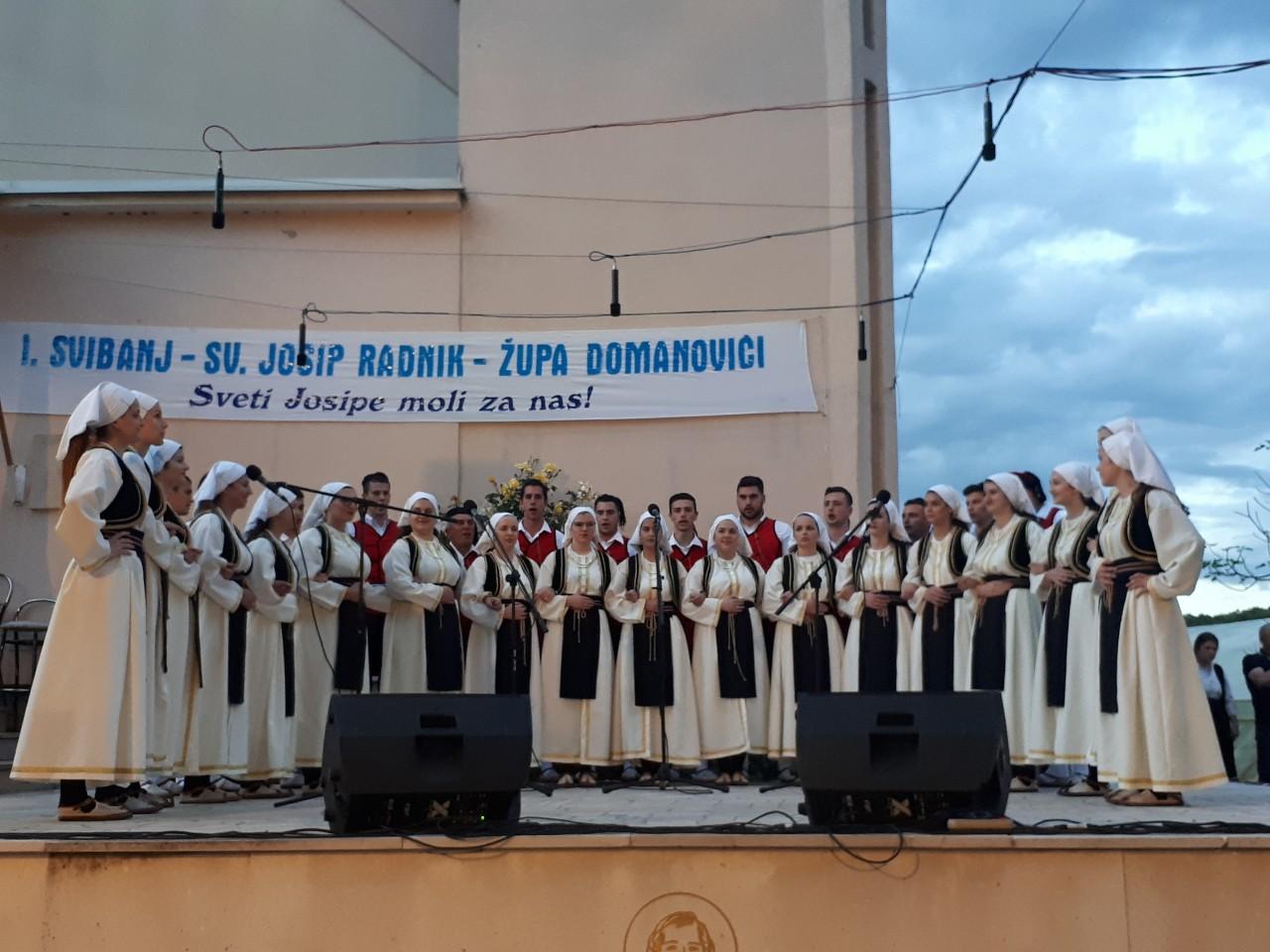 HKUD „STOLAC“ nastupilo na „Večeri folklora“ na Domanovićima 2019.