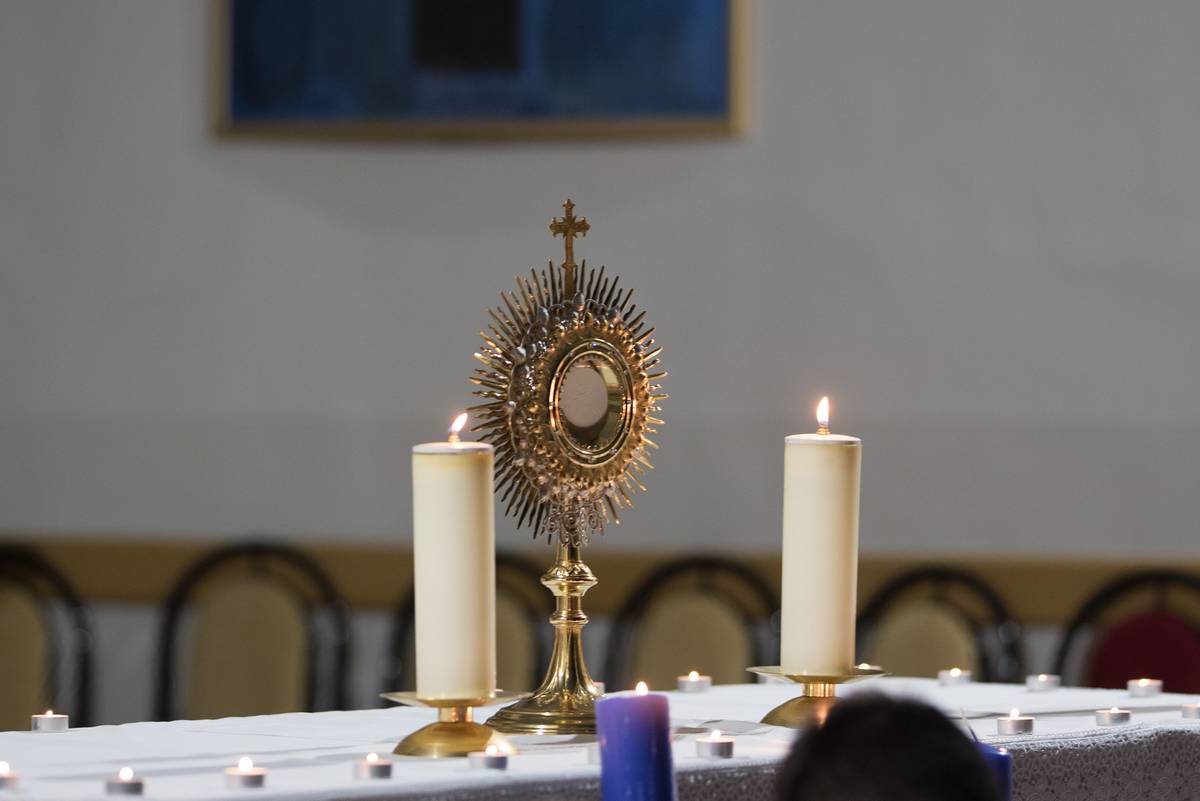 Adventska subota - Klanjanje pred Presvetim u župi Stolac 2019.