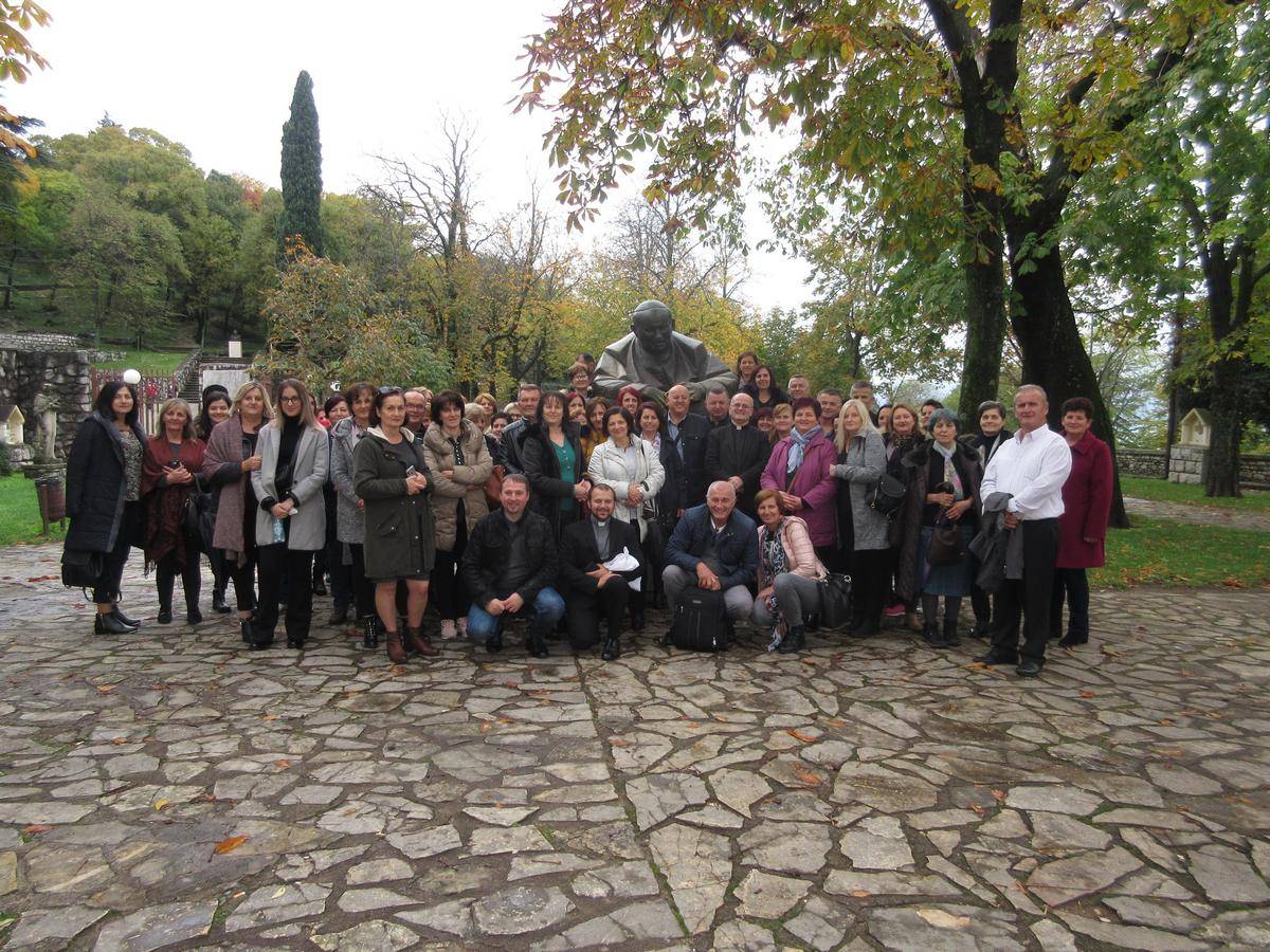 Stočani sa svojim župnikom don Rajkom u posjeti Riječkoj nadbiskupiji 2019.