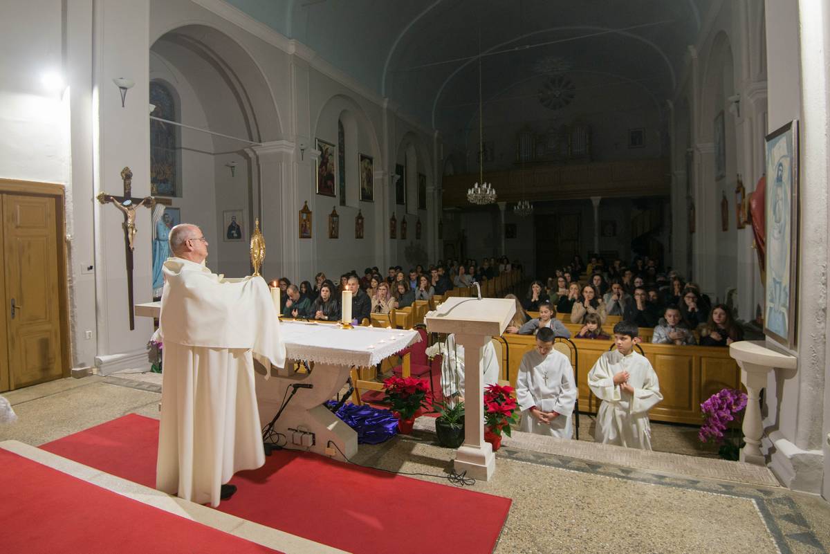 Adventska subota - Klanjanje pred Presvetim u župi Stolac 2020.