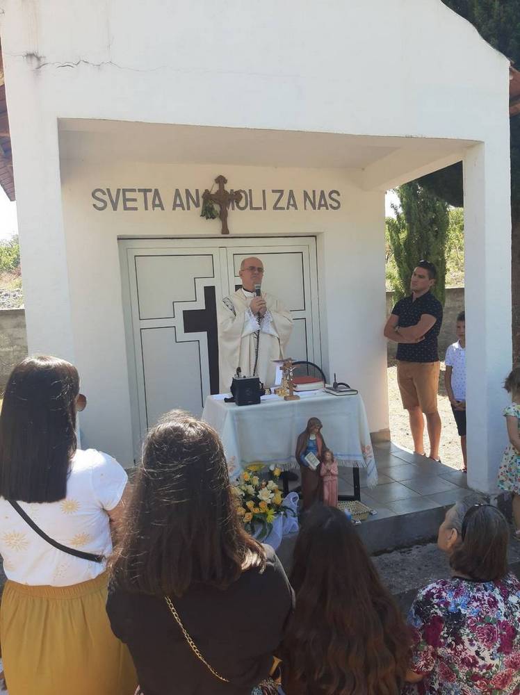 U groblju Ober-Doluša slavljena sv. Misa povodom zaštitnice sv. Ane 2020.