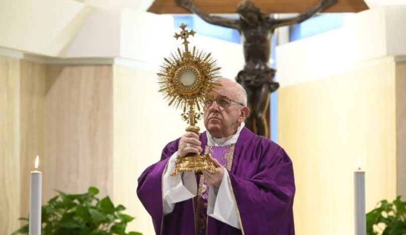 PETAK 18:00 Izravno iz Vatikana - klanjanje i potpuni oprost - prijenos na HRT-u, Laudato TV i Hrvatskom katoličkom radiju