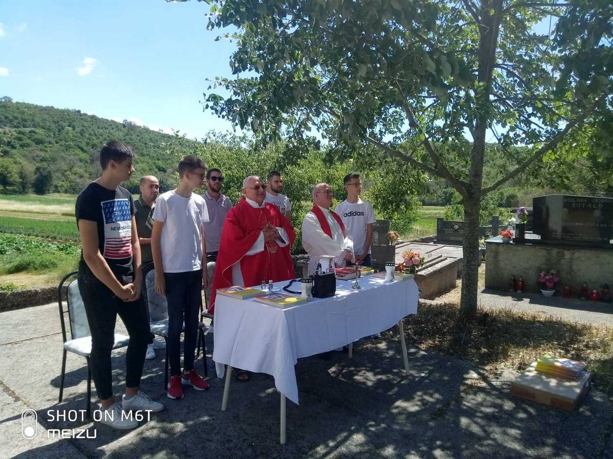 U groblju u Boljunima slavljena sv. Misa povodom zaštitnika sv. Vida 2021.