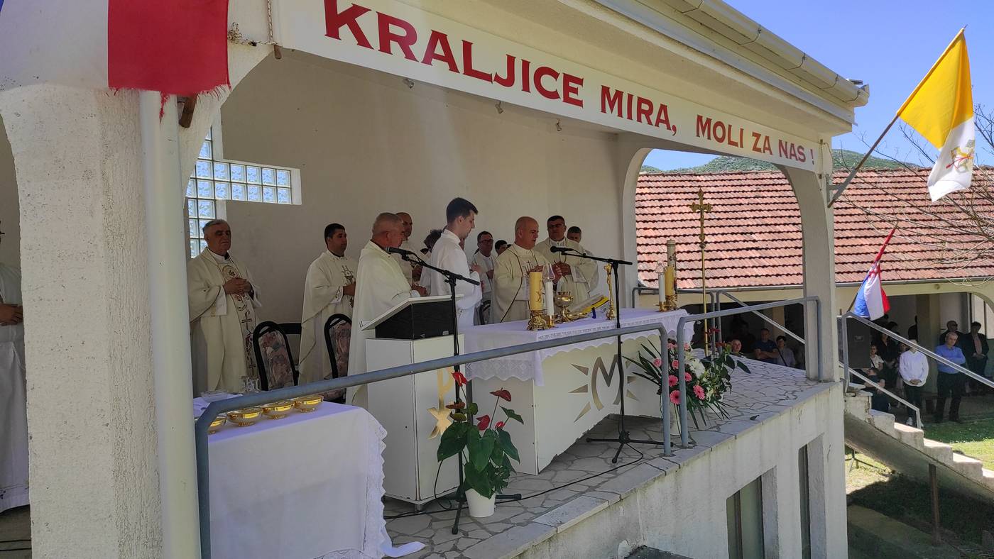 Stočani na Hodočašću Kraljici Mira u Hrasnu 2021.