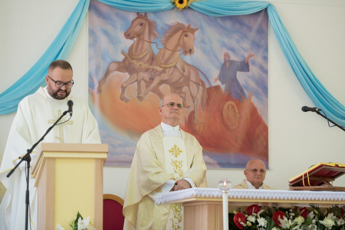 Na Ilindan, 20, srpnja 2021. župa Stolac priredila župniku don Rajku svečani oproštaj